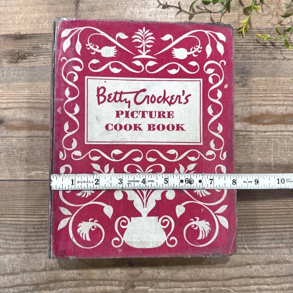 Vintage Betty Crocker Picture Cookbook- Red & White Hardback Binder IMPERFECT
